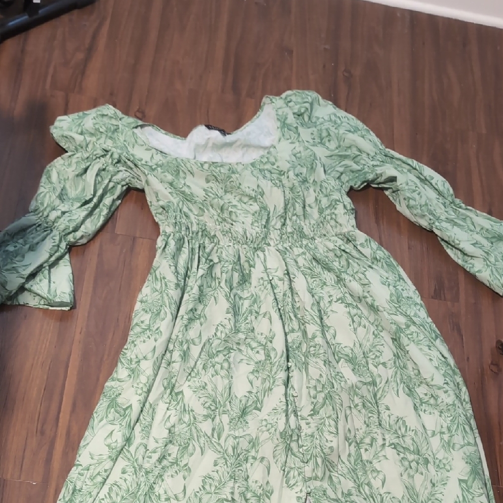 Eloquii Green Floral Long Sleeve Dress